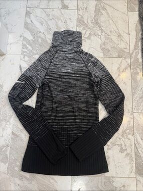 Nike Pro hyper warm women’s top